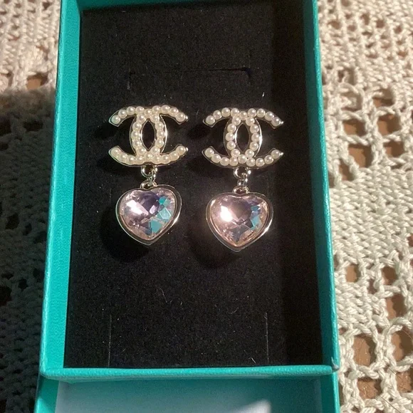 New CC Gold w/ pearls&Pink Heart Earrings (stamp) - Picture 2 of 4